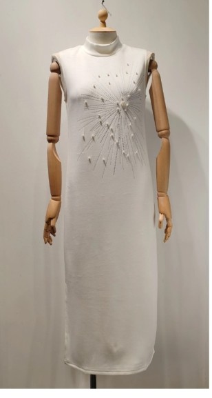 Robe perles - strass à col montant