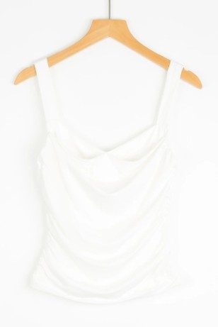 Top stretch froncé à larges bretelles