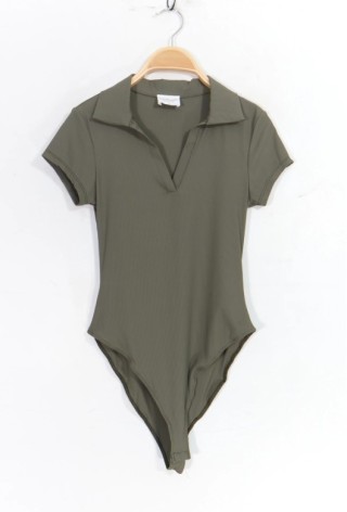 Body grande taille col polo et décolleté en V