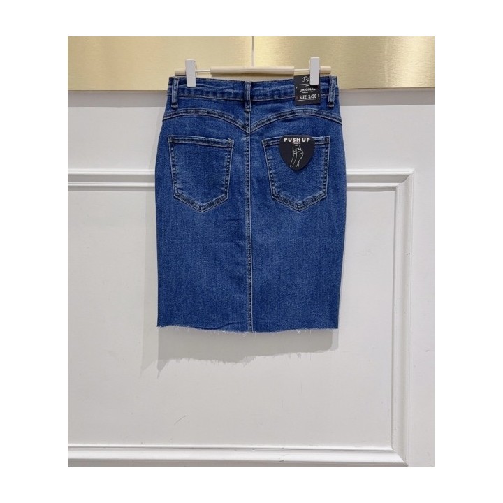 Jupe en jean stretch à boutons dorés